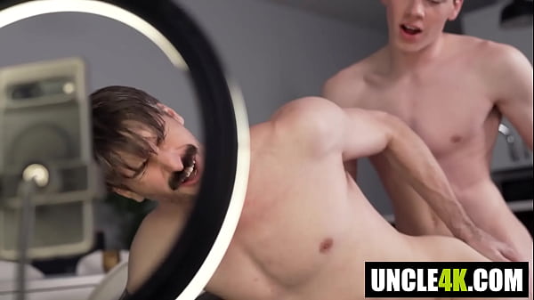 Haz trampa para salvar tu aniversario Seb Leblan, Texas Twink