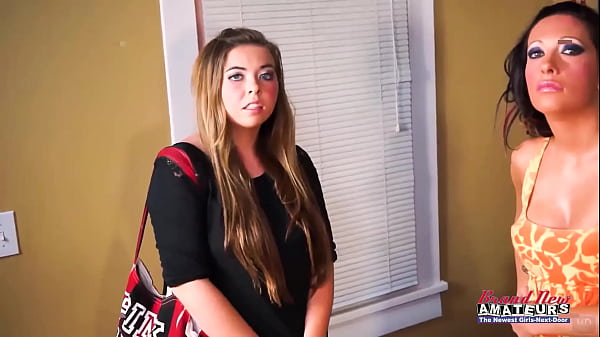 Beautiful Teen has fun lesbian