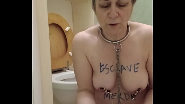 La bellissima teenager si mostra amatoriale