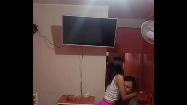 Es un peligro cuando dejan al cu&ntilde_ado con las llaves de la casa, mi cu&ntilde_ado entr&oacute_ sin avisar, y me avis&oacute_ cuando ya estaba dentro de m&iacute_, ouchh dale suave a mi chochito, que rico cu&ntilde_is no pares