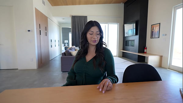 La madrastra de mi amiga ENGAÑA a su marido conmigo - Cami Strella x Lev Lieben