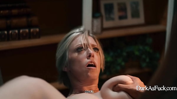 Nerd crea un gadget in modo che tutti possano scopare la CAGNA DI UN CEO in una simulazione | DarkasFuck