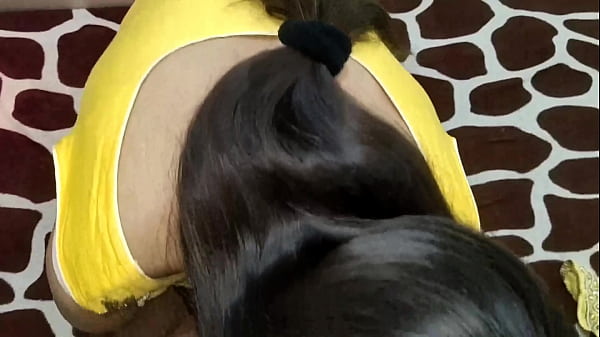 Hermanastra caliente india follando con su hermanastro! Desi Taboo con audio hindi y charla sucia, juego de roles, saarabhabhi6, caliente