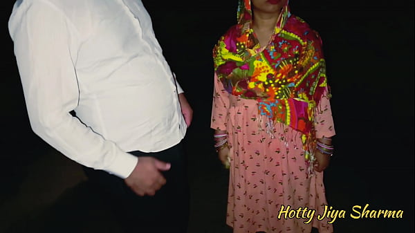 Desi Kulhad Pizza Video sexual en pareja Video de sexo con vecinos, esposa, sexo nocturno al aire libre.
