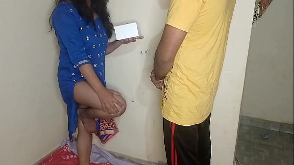 Thằng giao hàng bắt tôi làm chó và đụ tôi vì tôi không có tiền mua đồ ăn