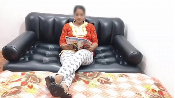 Lehrerin fickt Lernzeitmädchen