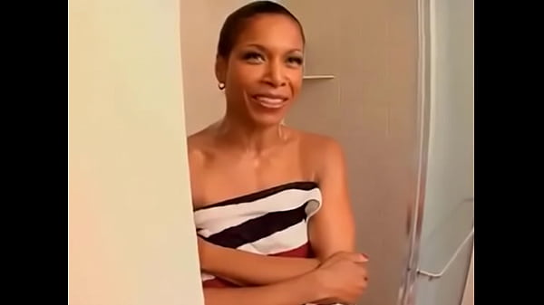 Semmie de Suora Scopata in bagno (audio fisso)