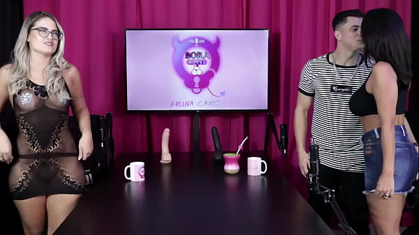 &Eacute_ poliamorista, e gosta de um menage, mas ainda tem alguns obst&aacute_culos a serem vencidos - Dig&atilde_o da Ilha (SHEER/RED)