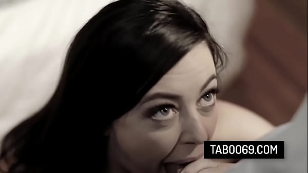 Splendida ragazza teenager con relazioni familiari