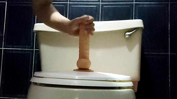 Una puttana meknasiana che l'ha lasciata con qualcosa di simile a un cazzo attivo