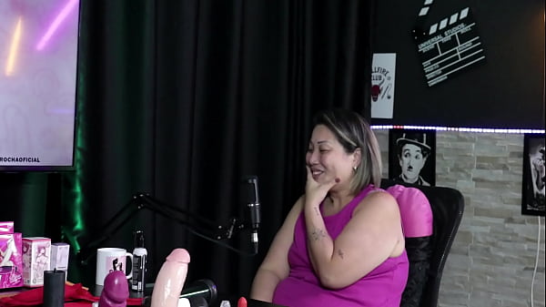 Molti uomini cercano di soddisfare la donna prima nel clitoride, così raggiungono l'orgasmo, e hanno un feticismo per gli uomini che fanno cose con la bambola - Luciana Kai (Sabor da Pele) | Sexshop