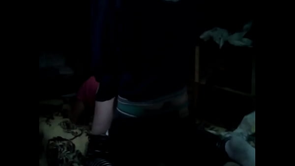 Ich filme mit meinem Handy, wie wir im Dunkeln ficken