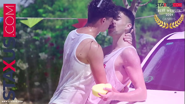 STAXUS :: We washed my car and my friend couldn'_t keep it together. Awesome day of fun