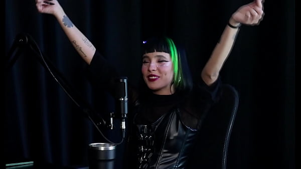 Perché è famoso, voleva un programma gratuito, preferisce farlo duro e vuole fare una gang bang - Carol RHCP (SHEER/RED)