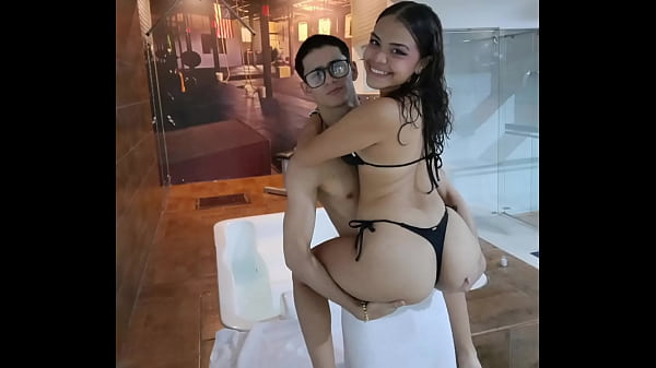 MY STEPBROTHER SHOWERS IN THE BATHROOM, I record him to fuck me rich