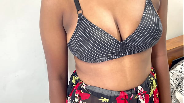 Schönes indisches Babe mit großen natürlichen Titten und süßer Muschi wird hart bis zum echten Orgasmus gefickt und bekommt eine enge Muschi mit Creampie