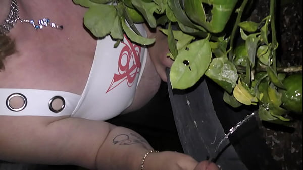 Master &amp_ trashy sub trinken viel und haben jede Menge sexy Pissspaß