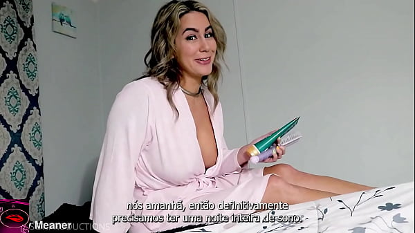 In bed fucking Mom&atilde_e Stepmother's pussy Subtitled