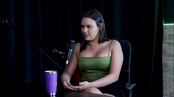 Ha iniziato come escort, il suo primo video è stato con due uomini, non ha tenuto il segreto alla sua famiglia e vuole fare una gang bang - Maria Bittencourt (SHEER/RED)