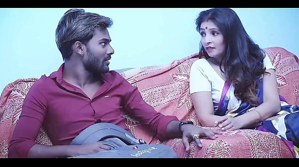 Mẹ kế Ấn Độ chia sẻ giường với con trai riêng đã fuck cô ấy khó hơn Hindi Audio