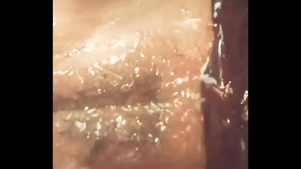 Indische Desibhabhi im Badezimmer gefickt