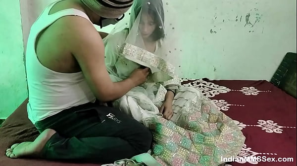 Adorável jovem dança