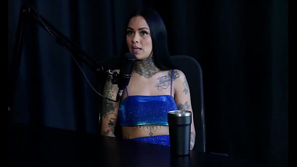 Fa una prova sul divano, non le piace quando il cliente si toglie il preservativo, in una doccia molto dorata e il proprietario della società di produzione l'ha provata [...] - Evelyn Buarque (SHEER/RED)