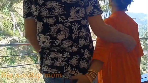 Hermosa pareja india teniendo sexo romántico