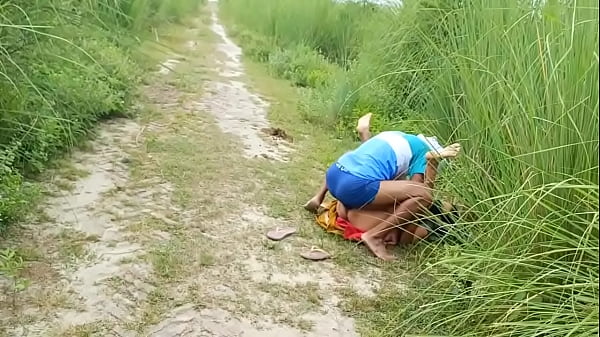 Sexe viral du village d'une femme indienne