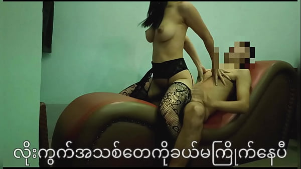 与我朋友的妻子在沙发椅上进行性交