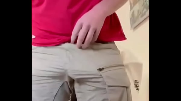 Zerschneiden von Klamotten und wixxen im B&uuml_ro