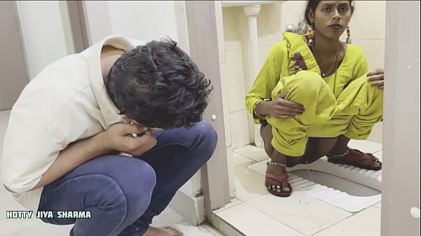 खूबसूरत भारतीय बंगाली भाभी पड़ोसी के साथ सेक्स करती हुई सर्वश्रेष्ठ भारतीय वेब सीरीज सेक्स