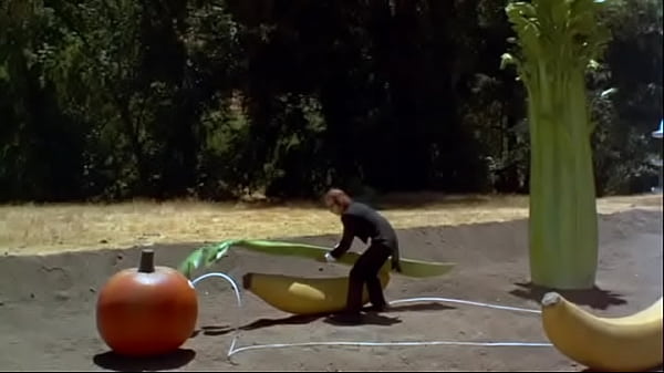 Teacher sends homework that strongly penetrates the students' internet (Sleeper-straw is bad)