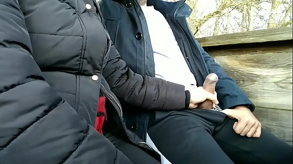 La hermanastra india Neha con su hermano en público en audio hindi