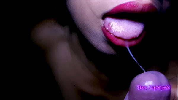 My stepsister Susy gives me a sensual blowjob and I cum a lot in her very sexy mouth