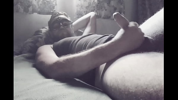 Bad Wolf28 – nackter Mann beim Wichsen