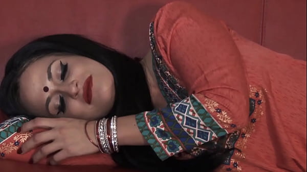 Chị dâu hồi hộp chờ đợi anh rể