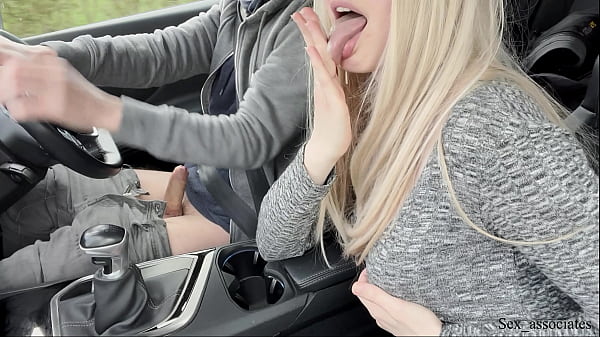 Sexy Amateur-Teen zieht sich aus