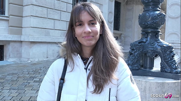 पतली लंबी टांगें वाली किशोरी लिली चार्मेल | पिकअप और रफ कास्टिंग बकवास - जर्मन स्काउट