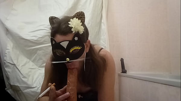 A Jess mancano quelle scopate con un dildo