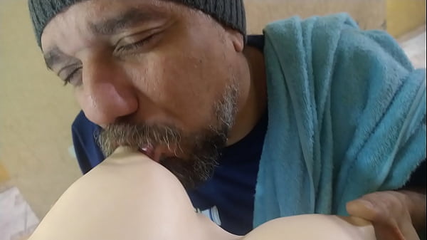 CHUPANDO TETAS BICUD&Otilde_ES CON EL OGRO LEO