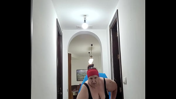 Coolmarina. Faccio la pipì e già che ci sono gioco un po' con la barchetta