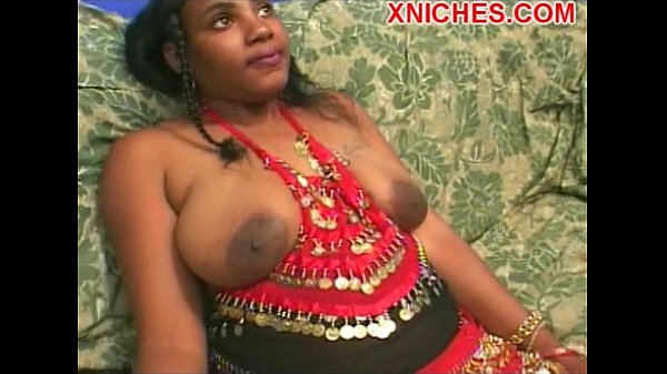 Amadora indiana puta sexo oral com duas picas