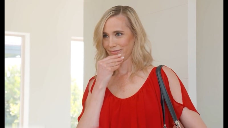 Porno che ha 48 anni, una zia adulta all'inizio era timida riguardo al ragazzo, poi si è affrettata a fare sesso porno con la matura lilly james