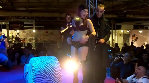 SHOW BDSM EN EL F.E.D.A 2013 FILTH Y CHIARA DILETTO