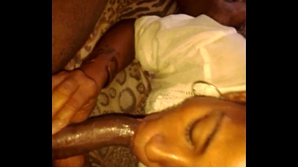 Nicky Cheeks ingoia il cazzo in gola profonda e si fa scopare a pecorina - DA VEDERE (parte 2)