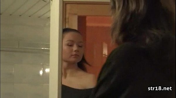 Hot teen'_s axe wound broken in